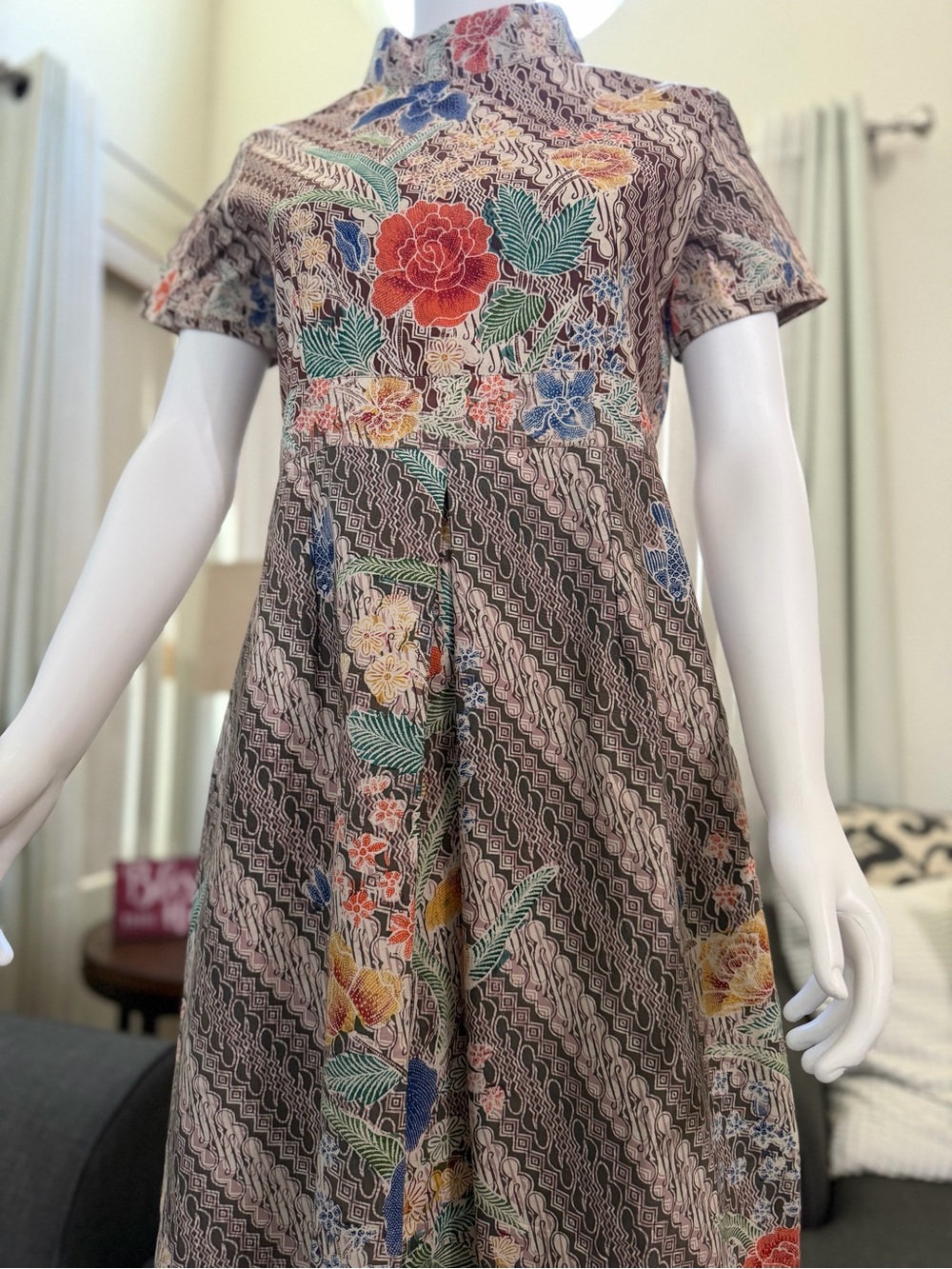 Floral Mandarin-Collar Midi BATIK Dress - Picture 3 of 3